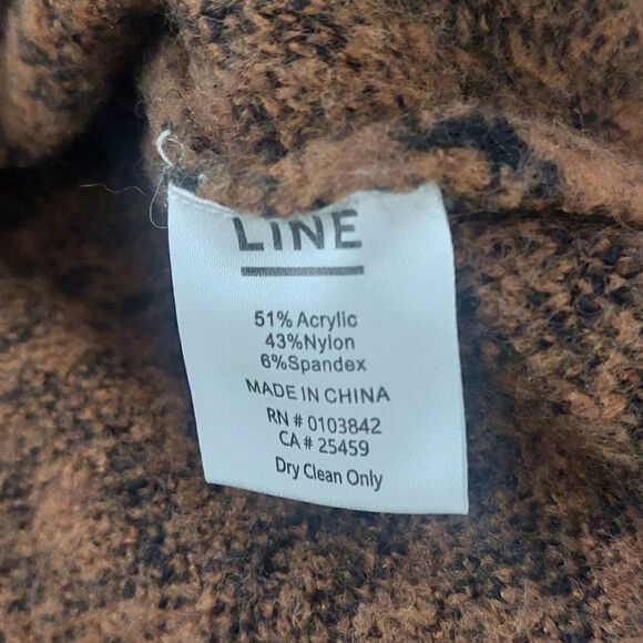 Line Cheetah Print V Neck Knit Sweater - Picture 5 of 5